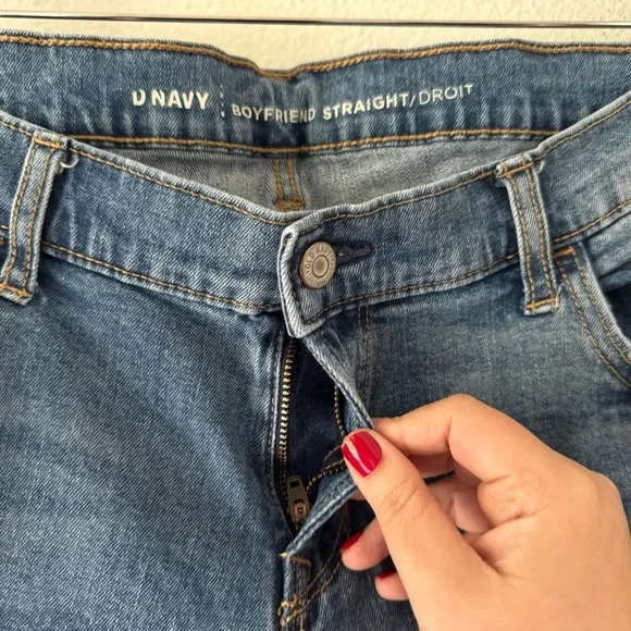 Old Navy Boyfriend Straight Distressed Jeans 14 Regular Relaxed Trendy Denim - Picture 5 of 8